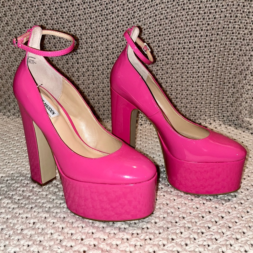 ✨ Steve Madden Barbie Heels